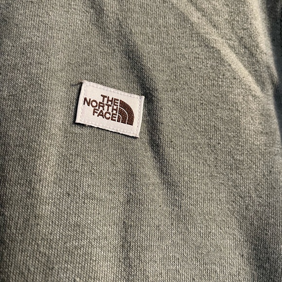 North face sweaters - Picture 4 of 7